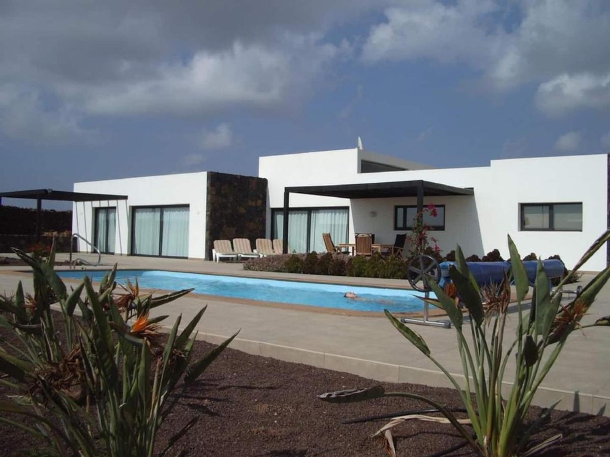 Wind Wave 28b - Heated & Shared Pool * La Oliva